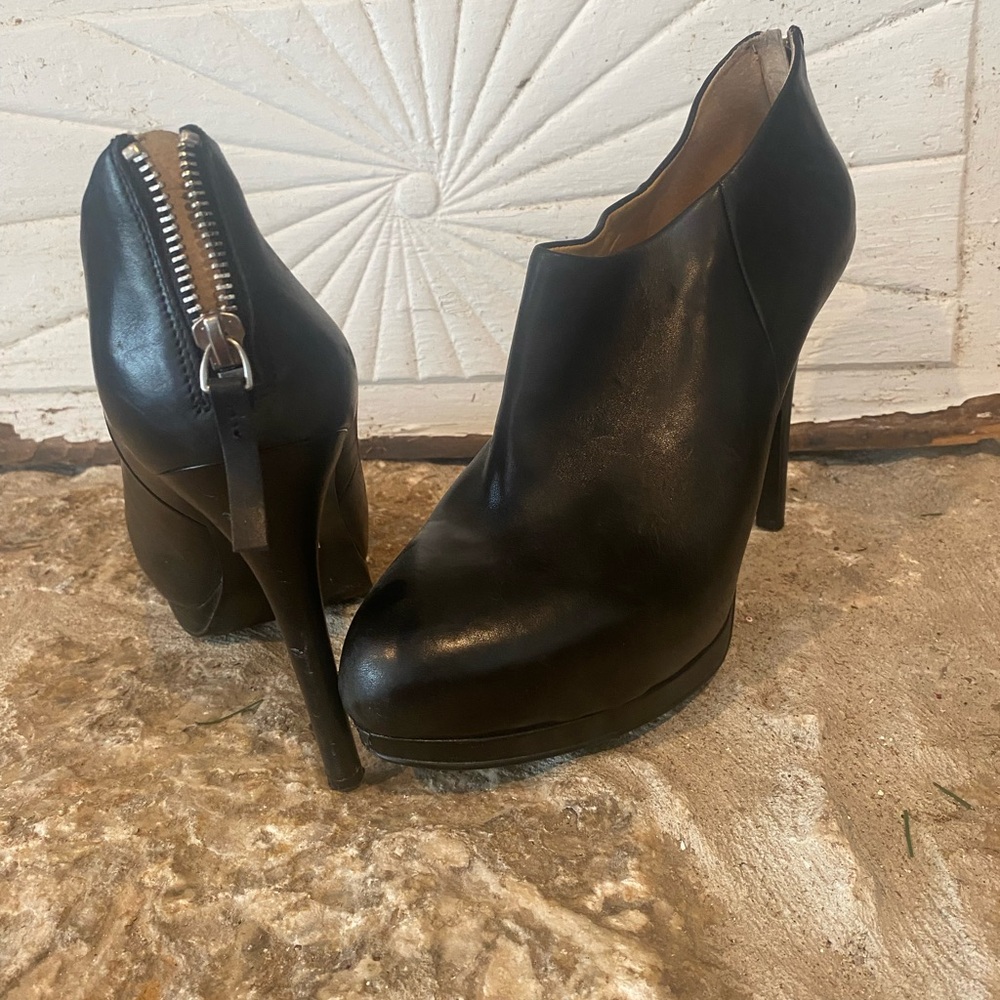 Nine West , Genuine leather high heel boots sz 9.5